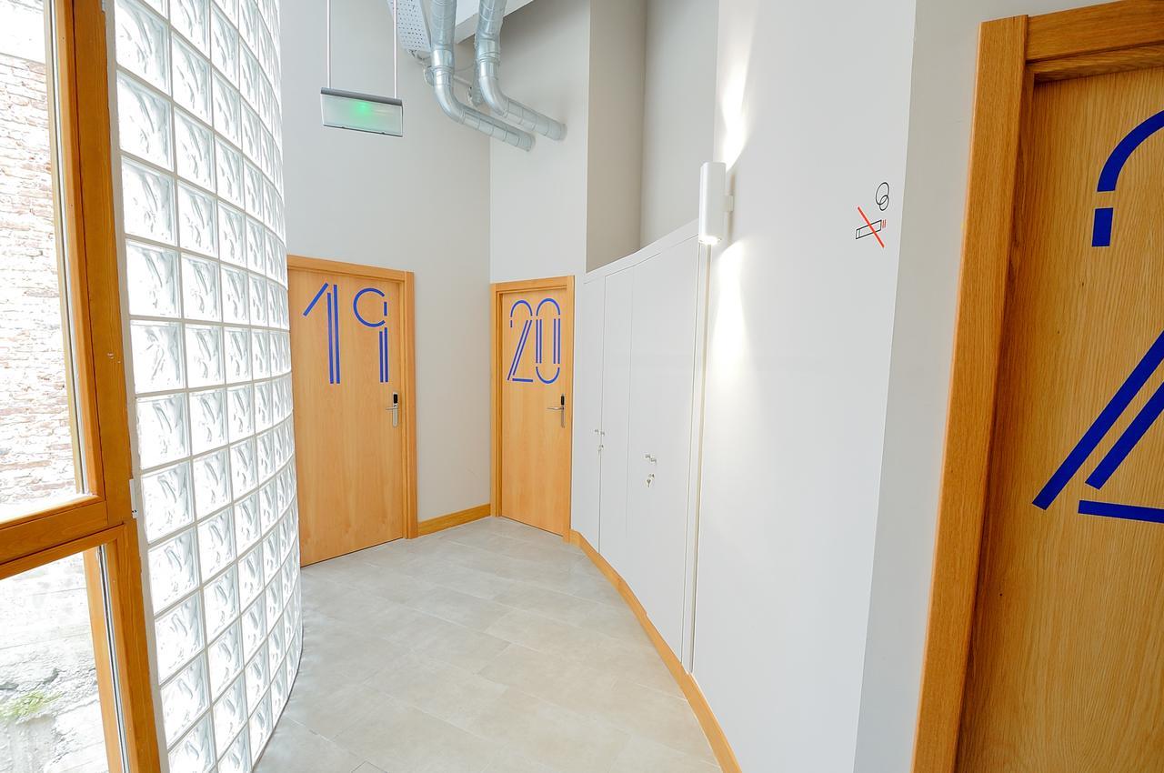 Egunon Bilbao Hostel Exterior photo